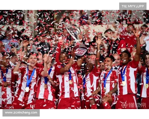 奥林匹亚科斯在希腊足球联赛中稳居榜首的成功秘诀与战略分析 奥林匹亚科斯在希腊足球联赛中稳居榜首的成功秘诀与战略分析